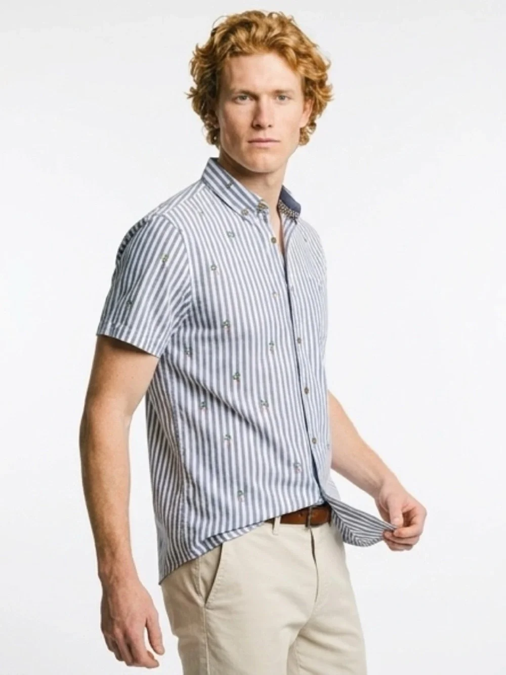 Sovereign Code Blue‎ and White Striped Short Sleeve Button-Down Shirt